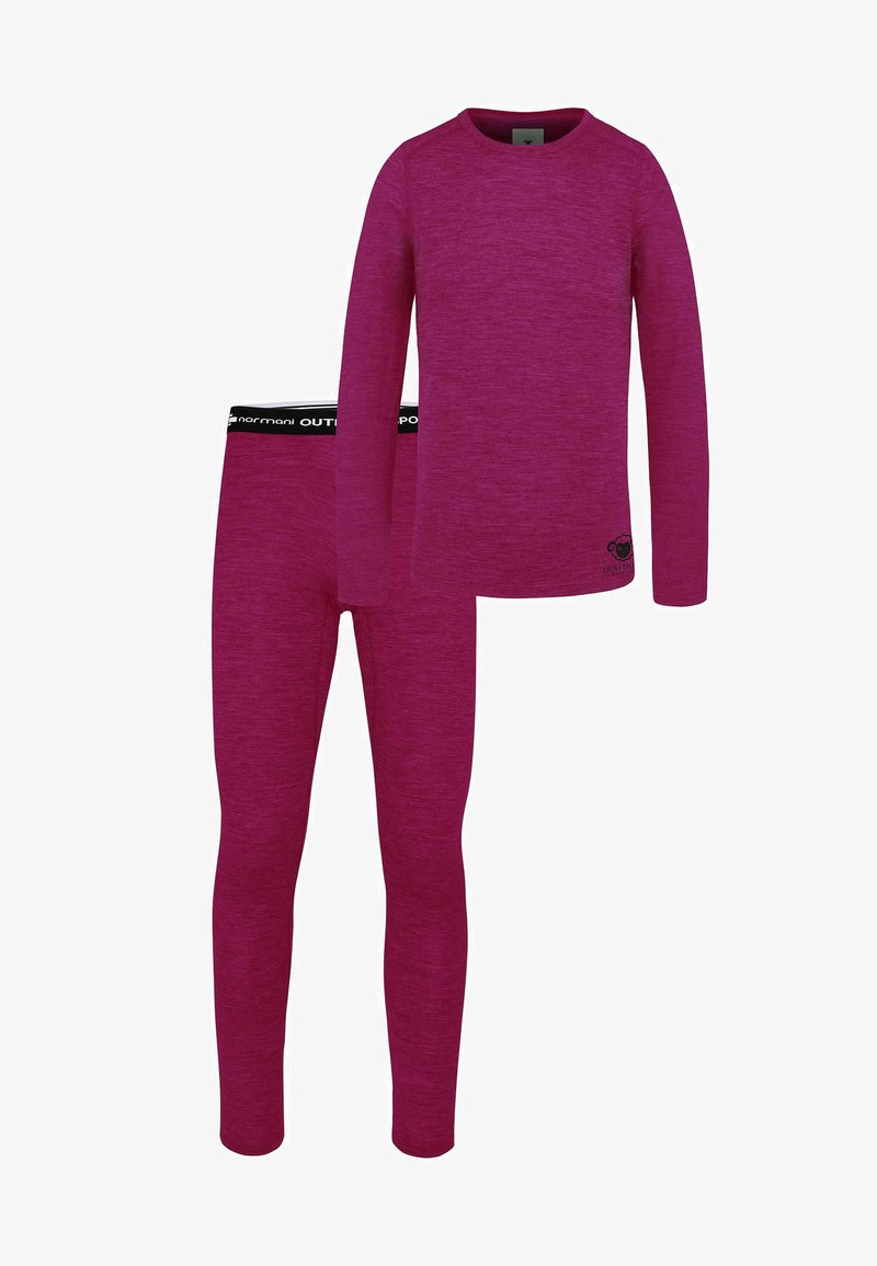 Fleece-Thermo-Set in leuchtendem Magenta. Langärmliges Oberteil mit Rundhalsausschnitt, kombiniert mit passenden Leggings mit einem schwarzen Bund.