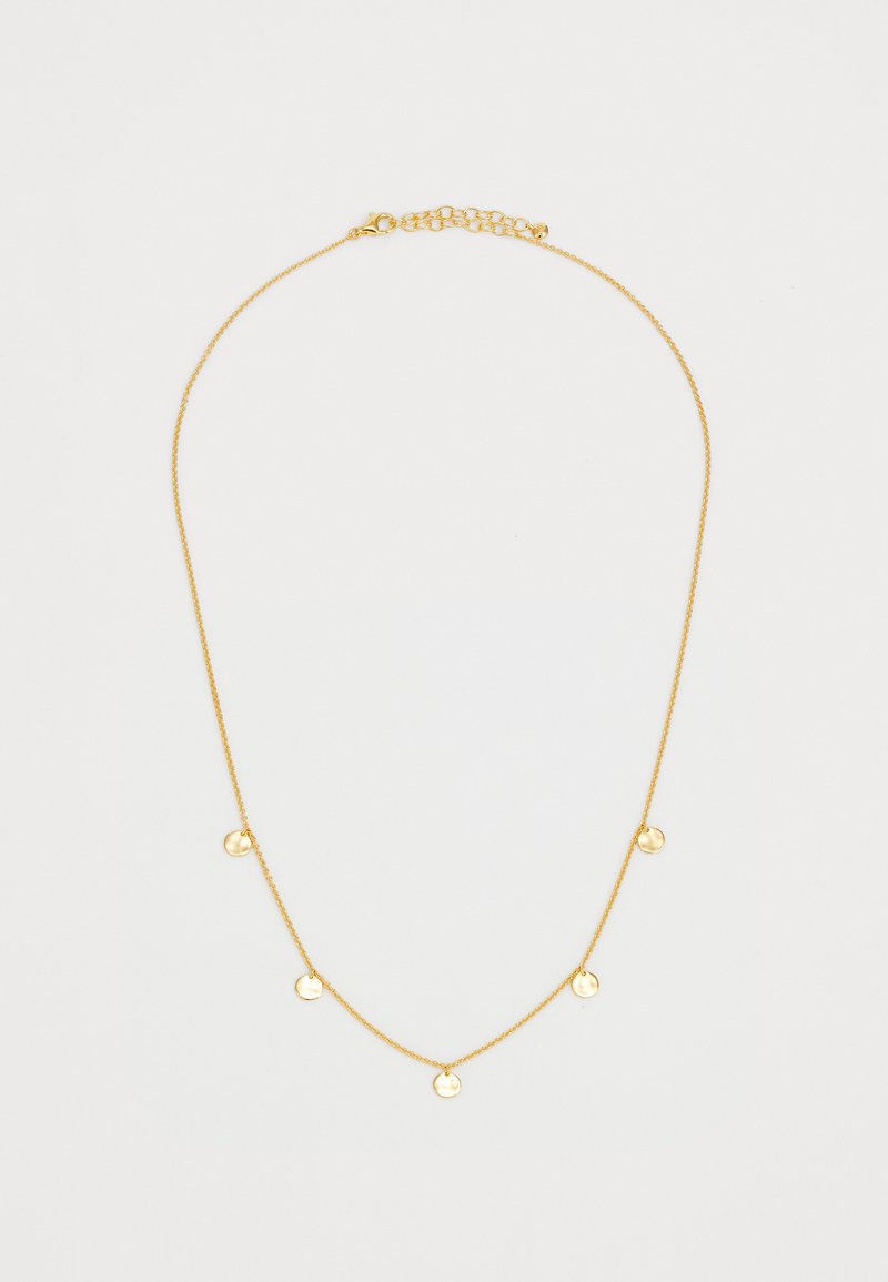 Zlato obarvana ogrlica z nežno verigo, ki vključuje pet okroglih, ploskih obeskov enakomerno razporejenih po dolžini, ter nastavljivo sponko.
