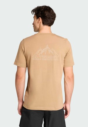 MOUNTAIN TEE - Camiseta estampada - cardboard