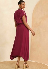 Love & Roses SEQUIN TRIM HANKY HEM SHORTS SLEEVE - REGULAR FIT - Vapaa-ajan mekko - red