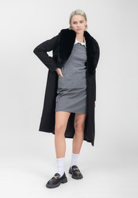 INFLUENCER COLLAR - Abrigo clásico - black