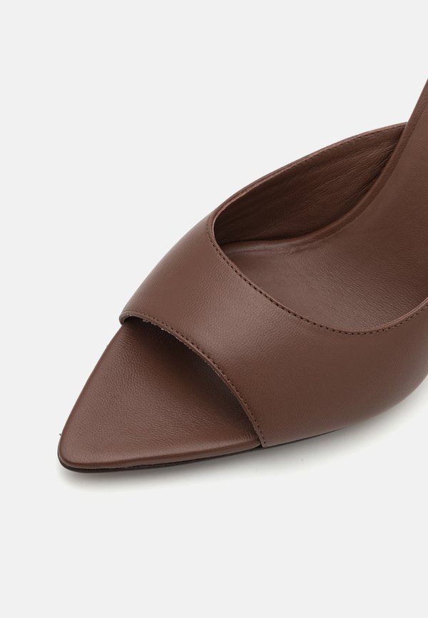 PERNI04 - Heeled mules2