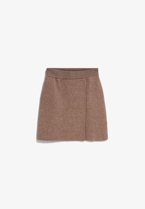Brown, knitted mini skirt with a wide, elastic waistband. Features a front pleat design and a soft, textured finish.