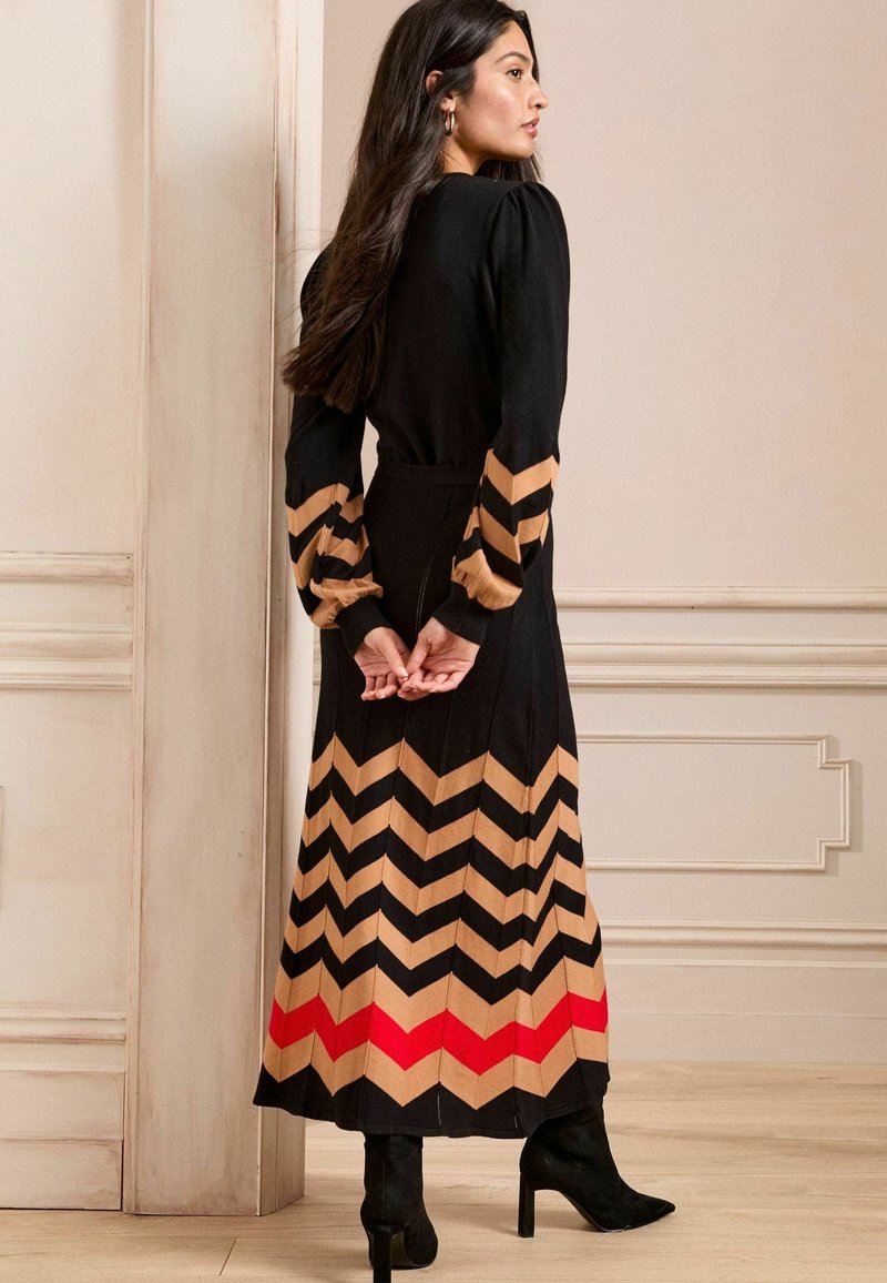 Love & Roses PETITE FIT - Maxi dress - black and camel chevron/black -  Zalando