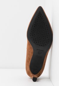 Geox Escarpins - cognac