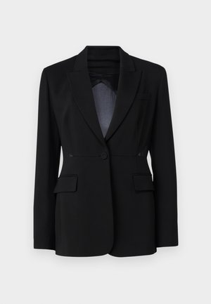 Blazer nero su misura con revers a punta, chiusura a un bottone e due tasche frontali. Realizzato in materiale liscio con una texture uniforme.