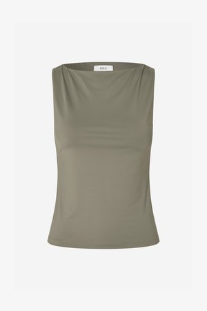 Olívazöld ujjatlan felső puha, sima anyagból. Kerek nyakkivágással és testhez simuló szabással, tiszta szegéllyel.