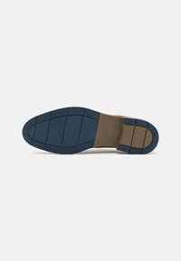 Pier One LEATHER - Paeltega jalanõud - cognac