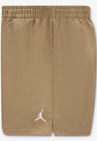 Καφέ, ελαφριά σορτς με ελαστική μέση. Έχουν μικρό λευκό κεντημένο λογότυπο στο κάτω αριστερό μέρος και πλευρικές χαραμάδες.