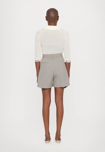 By Malene Birger POVILLE - Pantaloni scurți - grey brown