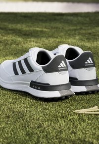 adidas Golf S2G BOA 24 WIDE SPIKELESS - Golfskor - cloud white/core black