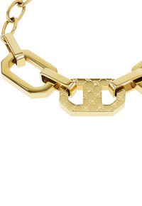 Goldene Metallkettenschnur mit verschlungenen rechteckigen Gliedern, wobei ein Glied mit einem geprägten Muster versehen ist. Glatte, glänzende Oberfläche.