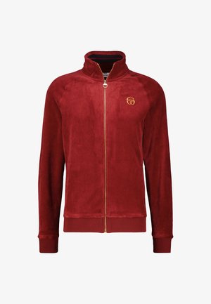 Rote Veloursjacke mit hohem Kragen, goldenem Reißverschluss und Logo. Verfügt über gerippte Bündchen und Saum für einen taillierten Look. Glatte Textur insgesamt.