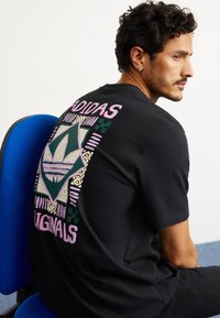 adidas Originals 80S PREMIUM GRAPHIC - T-shirts print - black