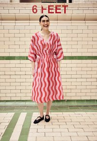 Cath Kidston KAFTAN - Denní šaty - pink red swirl print
