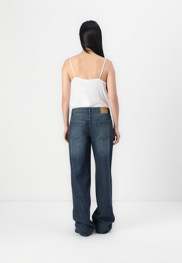 AMPLE LOW LOOSE - Relaxed fit jeans3