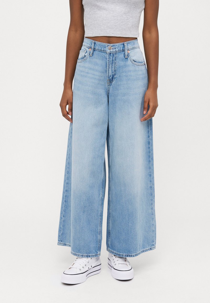 GAP Petite BAGGY DYLAN - Flared jeans - light indigo