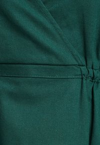 TUSSAH EMBERS - Dnevna haljina - emerald