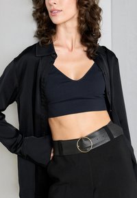 Sélectionné, black