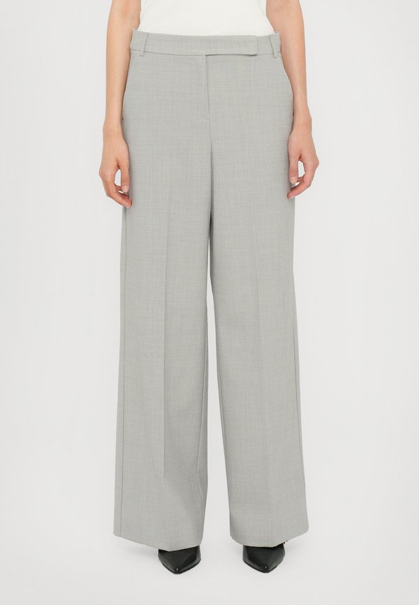 VACANZE - Trousers - grau
