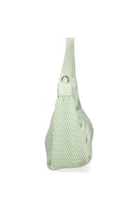 Borsa a tracolla verde con texture, dotata di una parte superiore in pelle liscia, caratterizzata da un motivo intrecciato nella metà inferiore e un'unica tracolla regolabile.