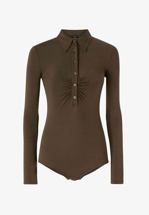 Body lungo marrone con colletto, dotato di una patta con bottoni e dettagli arricciati davanti. Tessuto liscio.