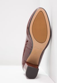 Clarks Platoo-avokkaat - red