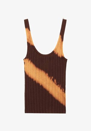 Débardeur marron côtelé avec un motif de teinture en diagonale orange, doté de larges bretelles et d'un col arrondi.