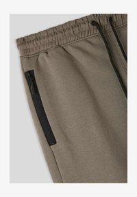 Non selezionato, grigio topo