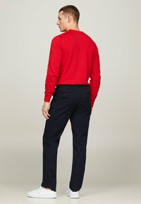 Tommy Hilfiger DENTON 1985 PIMA - Chino - desert sky
