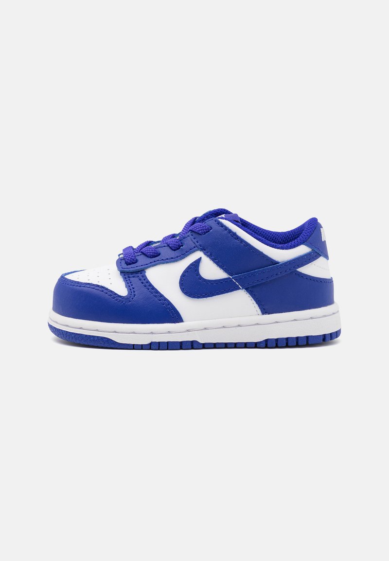 Nike Sportswear DUNK LOW UNISEX - Sneakers basse - white/concord/university red