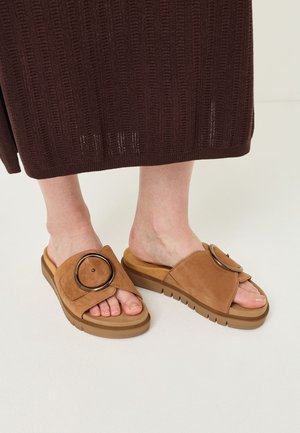 Tamaris PANTOLETTE - Mules - cognac suede