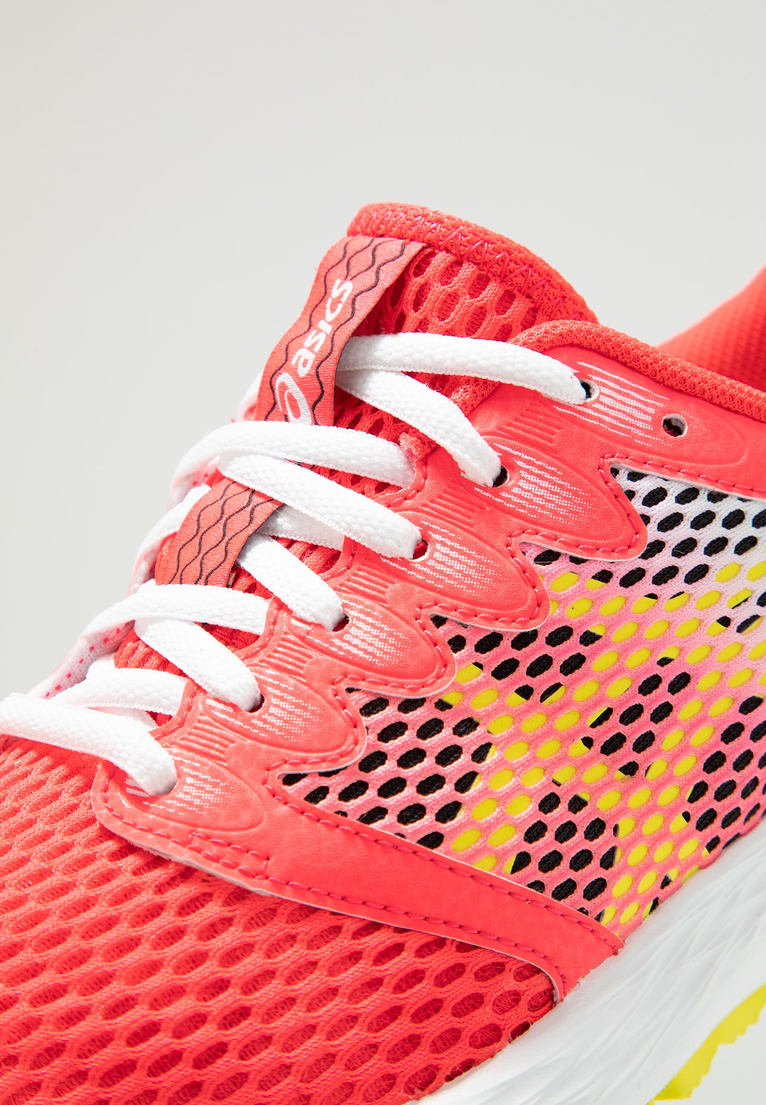 zalando asics roadhawk