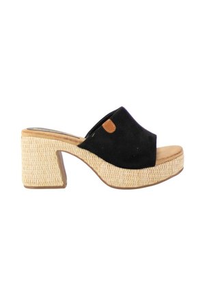 Mule de ante negro con punta abierta, tacón bloque tejido en color canela y plantilla acolchada, con un pequeño detalle de piel marrón en la parte superior.