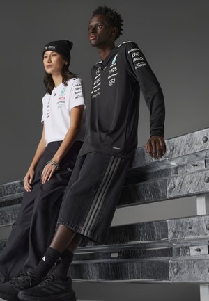Adidas Free Shipping With AdiClub Mercedes — foto 4