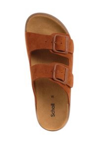 Sandal in suede marrone con due cinghie regolabili, suola piatta e interno morbido. Presenta una chiusura a fibbia e un marchio sulla soletta.