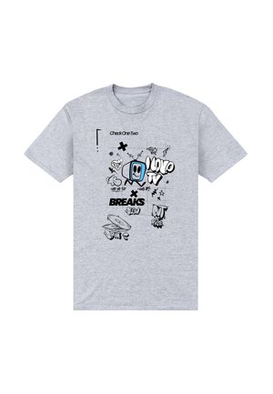 Grijs T-shirt met zwarte en blauwe graffiti-stijl afbeeldingen waaronder een retro tv, vinylplaat en tekstzinnen zoals "Breaks" en "I love TV."