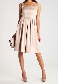 mint&berry Robe de soirée - gold-coloured