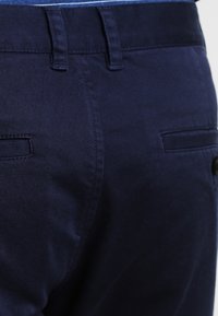 sandro Chino kalhoty - dark blue