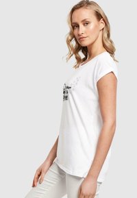 Merchcode IT´S YOUR TIME TO BLOOM EXTENDED SHOULDE - T-shirts print - white