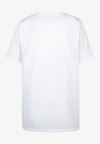 Vit bomull T-shirt med korta ärmar, rund halsringning och en enkel design. Bakifrån syns den släta tygtexturen och ingen synlig märkning.