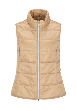 Gilet matelassé beige avec un col haut, fermeture éclair à l'avant et texture matelassée. Il présente des poches latérales zippées et une silhouette ajustée.