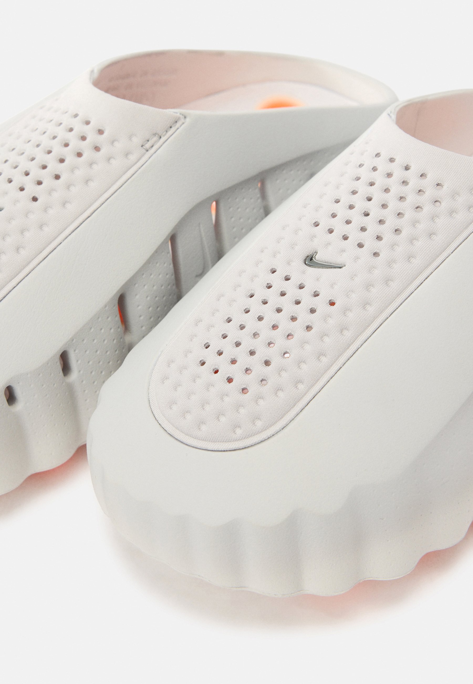 Nike Performance MIND 001 - Papuci înot - light smoke grey/chrome