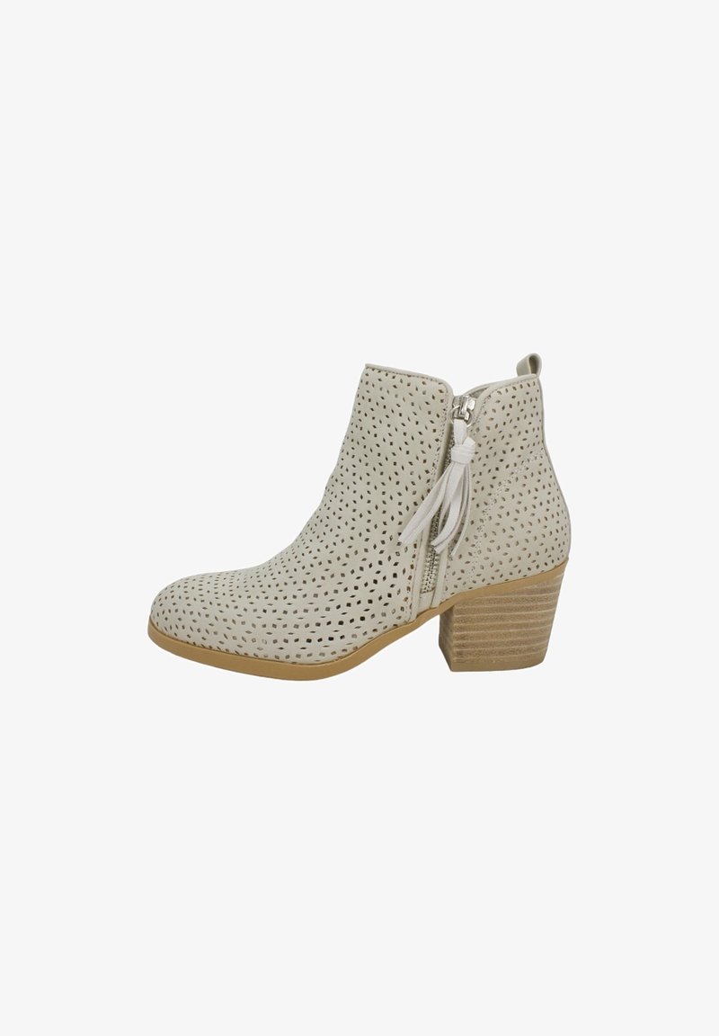 Beige ankelstøvler med perforeret design, sidezipper og en stablet hæl. Glat tekstur, rund tå og minimalistiske accenter.