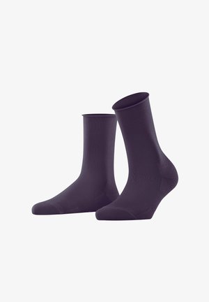 Lila Knöchelsocken mit glatter Textur, Standardhöhe und verstärktem Zehenbereich. Hergestellt aus einem dehnbaren, atmungsaktiven Stoff.
