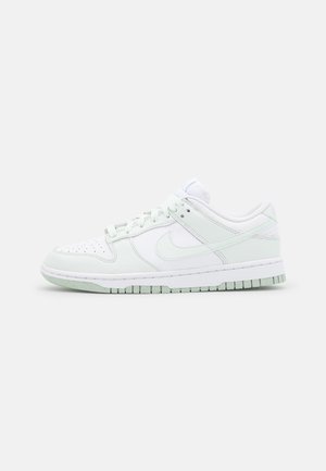 Nike Sportswear, Baskets basses - white