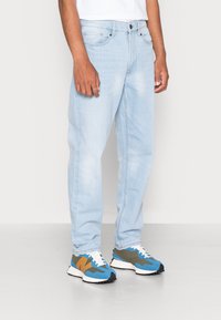 Blend - THUNDER RELAXED FIT - Relaxed fit jeans - denim light blue Thumbnail Image 1