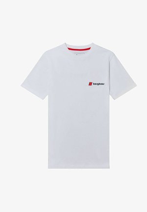 Witte T-shirt van katoen met korte mouwen, met een klein zwart en rood "berghaus" logo op de borst en een rode accent op de kraag.
