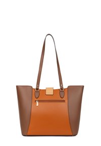 Borsa tote realizzata con una combinazione di materiali testurizzati arancioni e marroni, dotata di una tasca con zip, parte superiore piatta e manici lunghi marroni.
