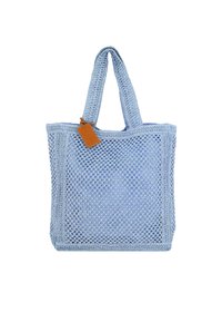 Borsa tote di colore blu chiaro, di forma quadrata, con pattern testurizzato e doppi manici. Include un piccolo tag in pelle marrone attaccato.